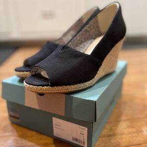 TOMS Michelle Black Canvas Wedges (NWT)